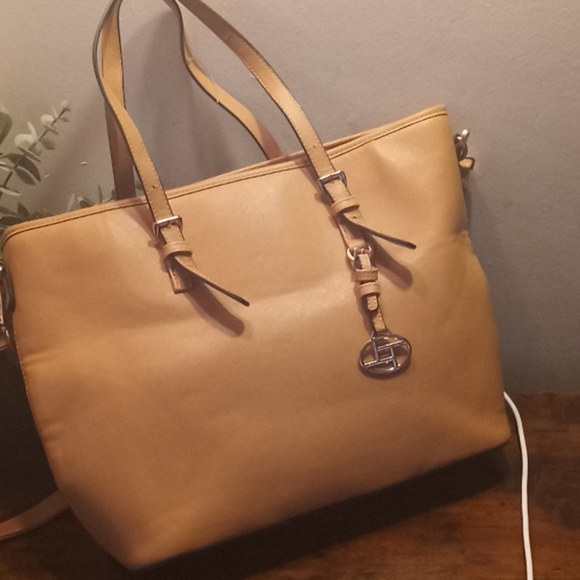 Purse - Picture 2 of 6